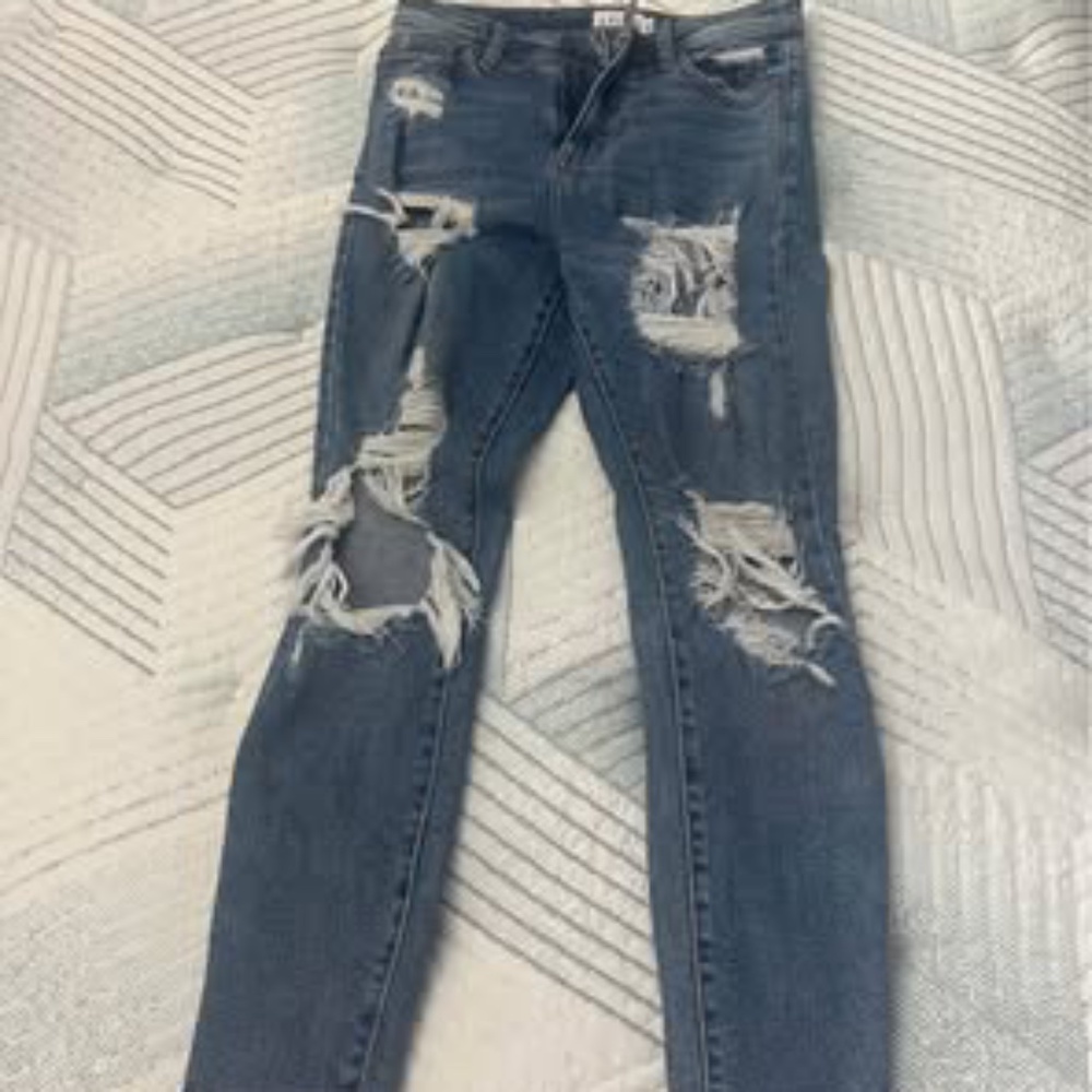 Distressed Mom Jean
